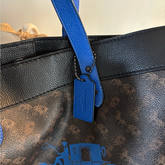 Large Coach Tote UEC
Brown with Blue - Picture 9 of 11